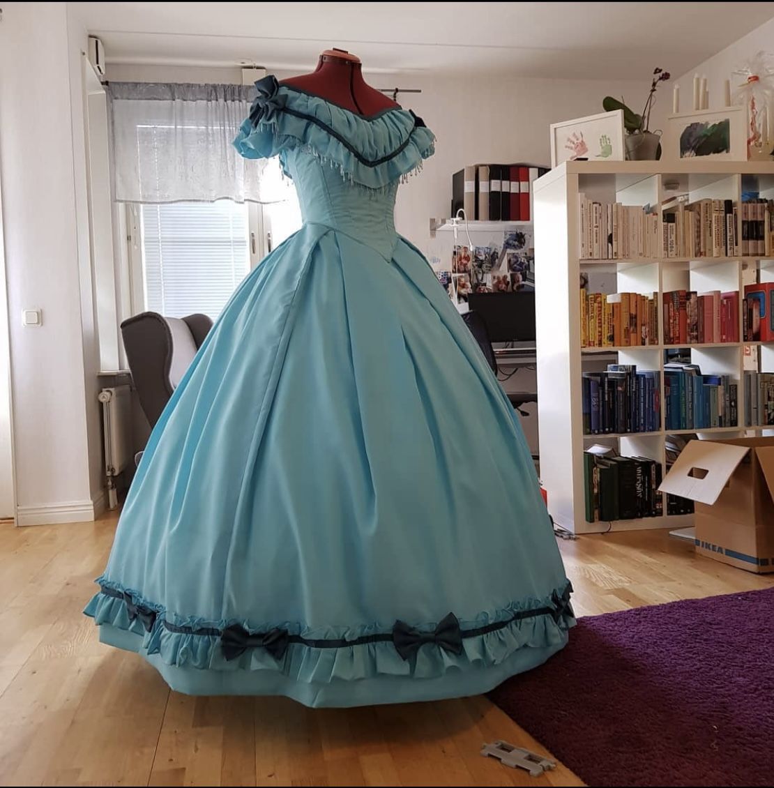 Historian Civil War Era Ball Gown Prom Dresses Floor Length Bow Ruffles Short Sleeves Princess Satin Evening Gowns Vintage Victorian Party Costume