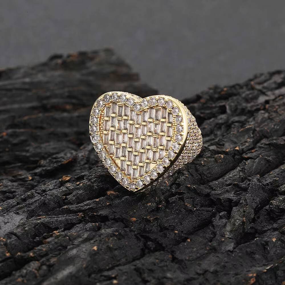Nuoya Hip Hop Jewelry Iced Out Diamond Heart Ring Bling Baguette CZ Stone Lager Size Heart Ring Wome