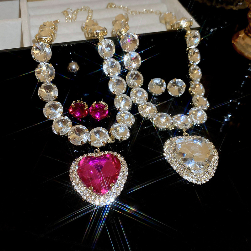 Geometric Patchwork Inlaid Diamond Heart Necklace Earring Set Exaggerated Design Sense Collarbone Chain Light Luxury Temperament Jewelry - view 4