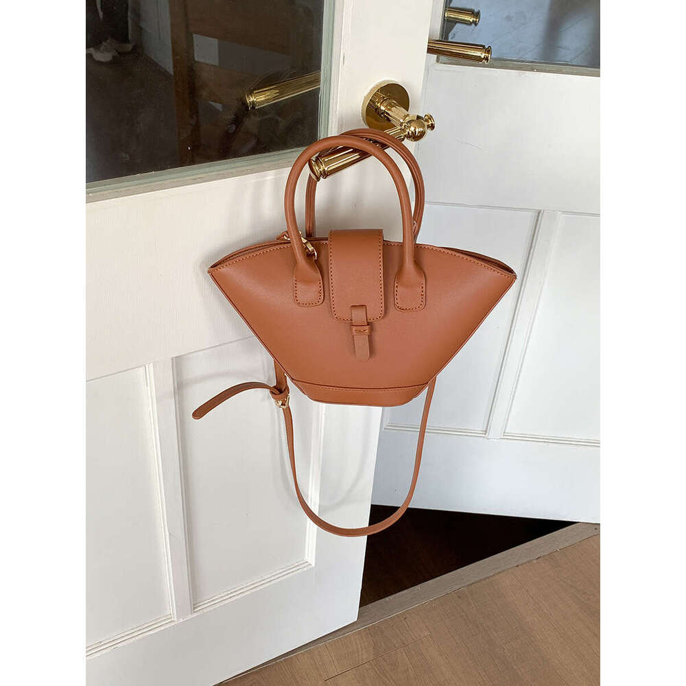 New Style Handheld Wing Fashionable High-End Basket Simple Niche PU Crossbody Bucket Bag For Women B5