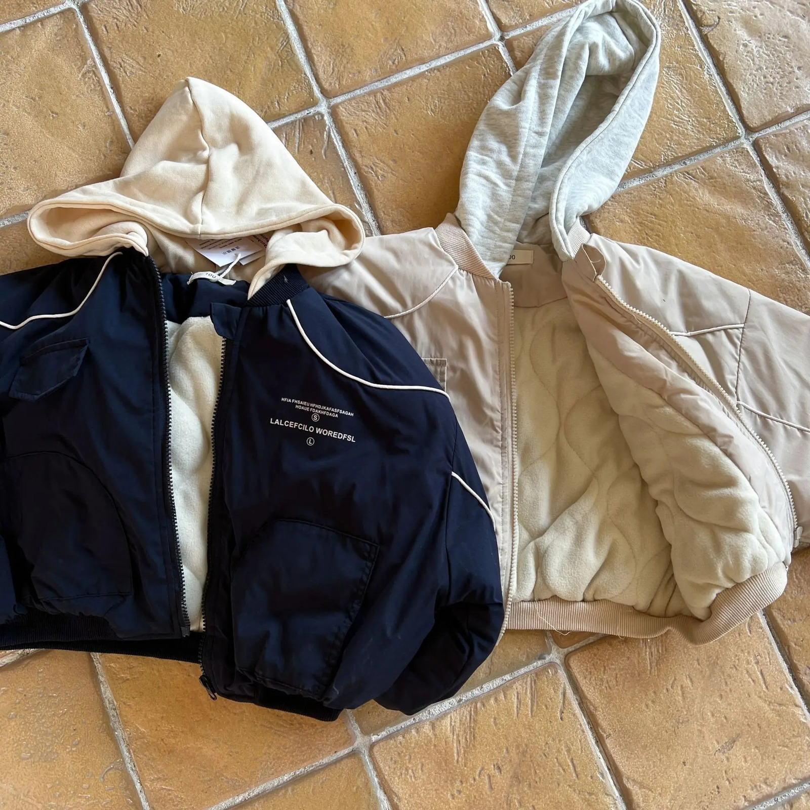 Children Hooded Warm Parkas Autumn Winter Casual Boy Baby Letter Fleece Thicken Tops Jacekt Solid Girl Kid Fleece Cotton Coat 251021