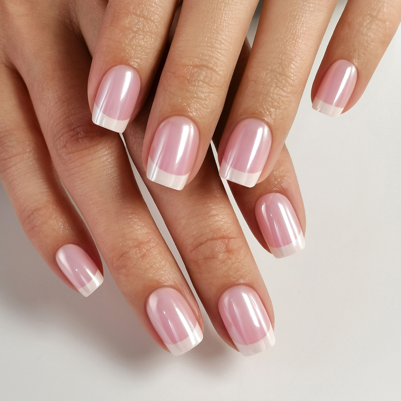 32Pcs False Nails Short Coffin Art Artificial with French Design Wearable Fake Nails Full Cover Press on Nail Tips Aurora French