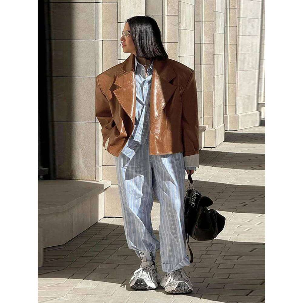 Retro PU Leather Short Jacket Women 2025 Chic Street Pad Shoulder Lapel Single Breasted Jackets Coat Female Casual Loose Outwear