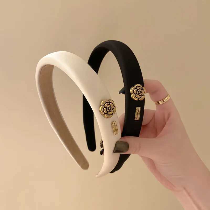 New Small Fragrant Wind Camellia Headband for Women Elegant Fashion Girl Retro Sponge Hair Band V251022