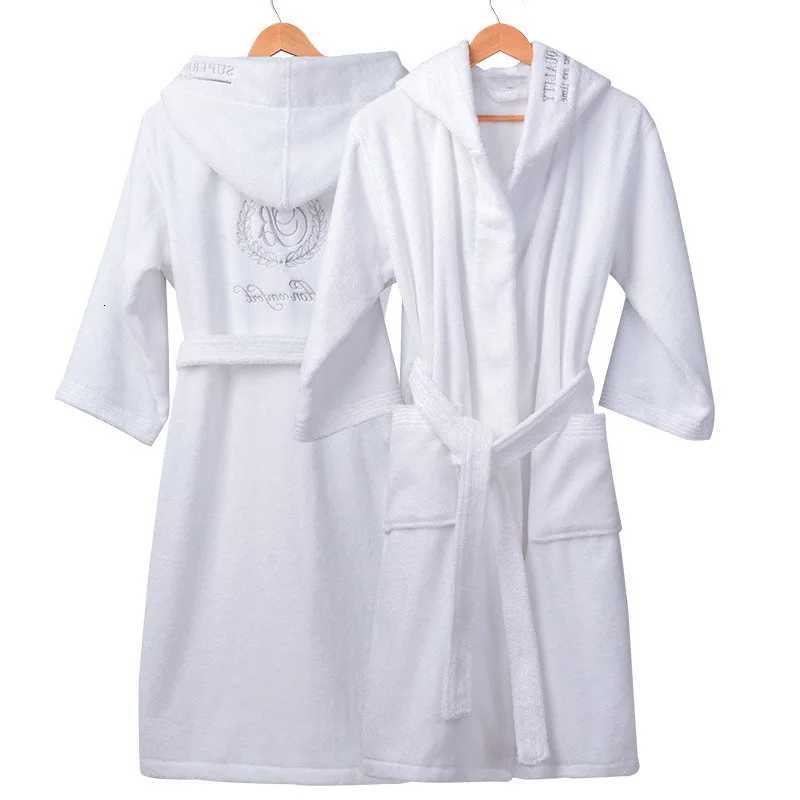 Winter Thick Robe Men Women Toweling Terry Hooded Robe Embroidery Cotton Bathrobe Soft Ventilation Sleeprobe Casual Warmhomewear C251022