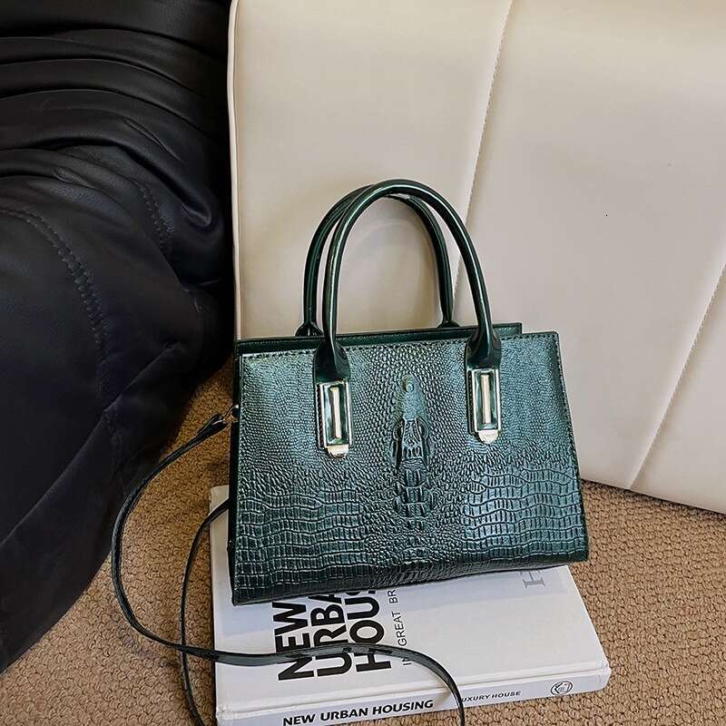 Urban elegant small square for women, fashionable and atmospheric one-shoulder hand-held texture, cross-border this year's new trendy women'