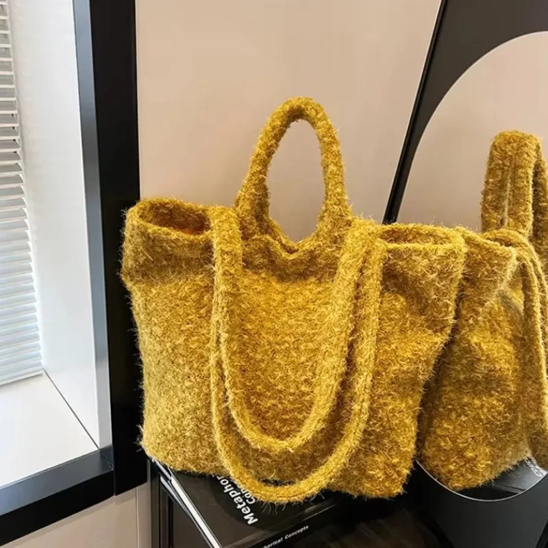 Winter Woolen Handheld Large Capacity Bag for Women Trendy Tote Bag Single Shoulder Plush Bag Mode Tote Sac 251021