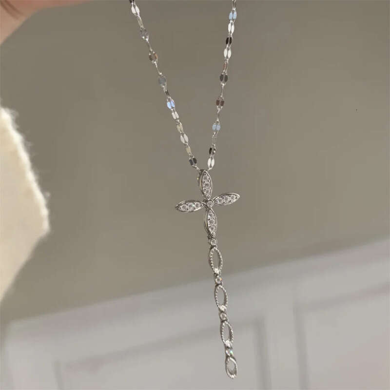 Same Style Sparkling Eight-Pointed Star Compass Necklace for Women 2025 New Tassel Cross Four-Leaf Clover Collarbone Chain