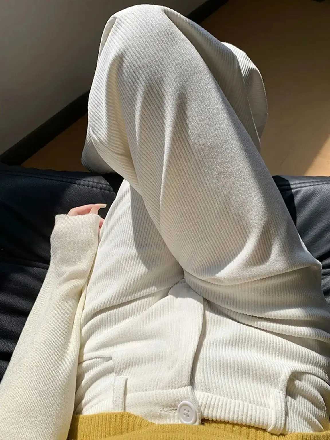 Retro Corduroy Straight Leg Pants Women 2025 Fashion Autumn Winter New In Trousers HigH Waist Solid Pant Casual Street ClothingT251022