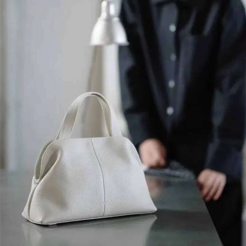 Top Layer Cowhide Leather Large Capacity Handbag Women's New 2025 Fashion Autumn Winter Boston Pillow Bag