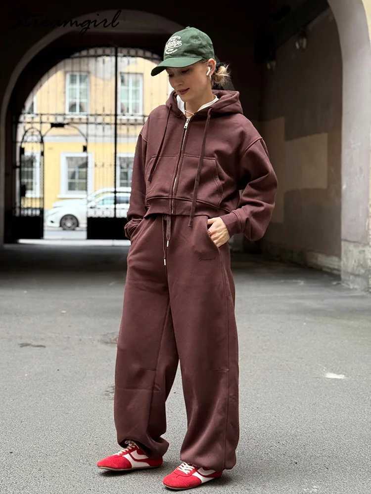 Women Tracksuits Winter Fleece Sweatsuit Brown Warm Crop Zipper Hoodies And Sweatpants Set For Women 2 Piece Velvet Pants SetsT251022