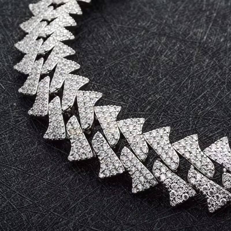 Pass Diamond Tester GRA Hip Hop Style S925 Silver Iced Out Bling Spiked Thorns 12mm VVS Moissanite Cuban Link Chain for Men