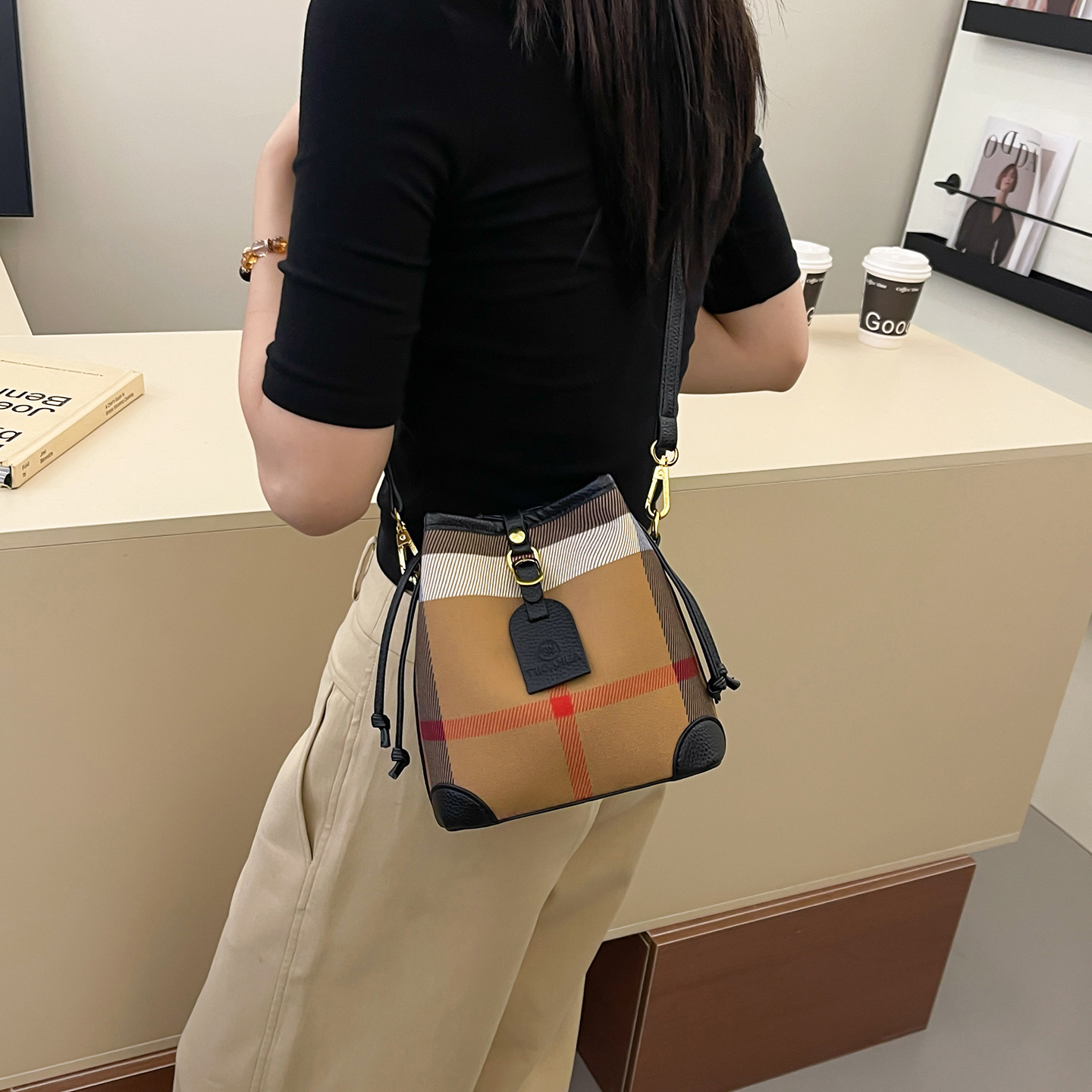 Free shipping designer bag Shoulder Handbag Fashion Embossed Tote Bag Large Capacity Bucket Bag