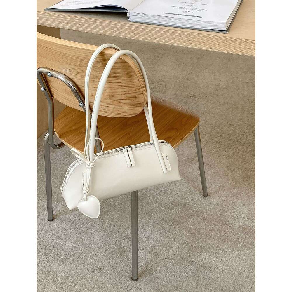 Korean Style Heart Baguette Simple Fashion Underarm Niche Versatile New Handbag Shoulder Bag For Women B5