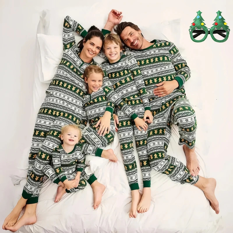 Gingerbread Man Vintage Print Christmas Pajamas Family Set 2025 Year Men Women Kids Baby Gog Clothes Xmas Home Loungewear 251021