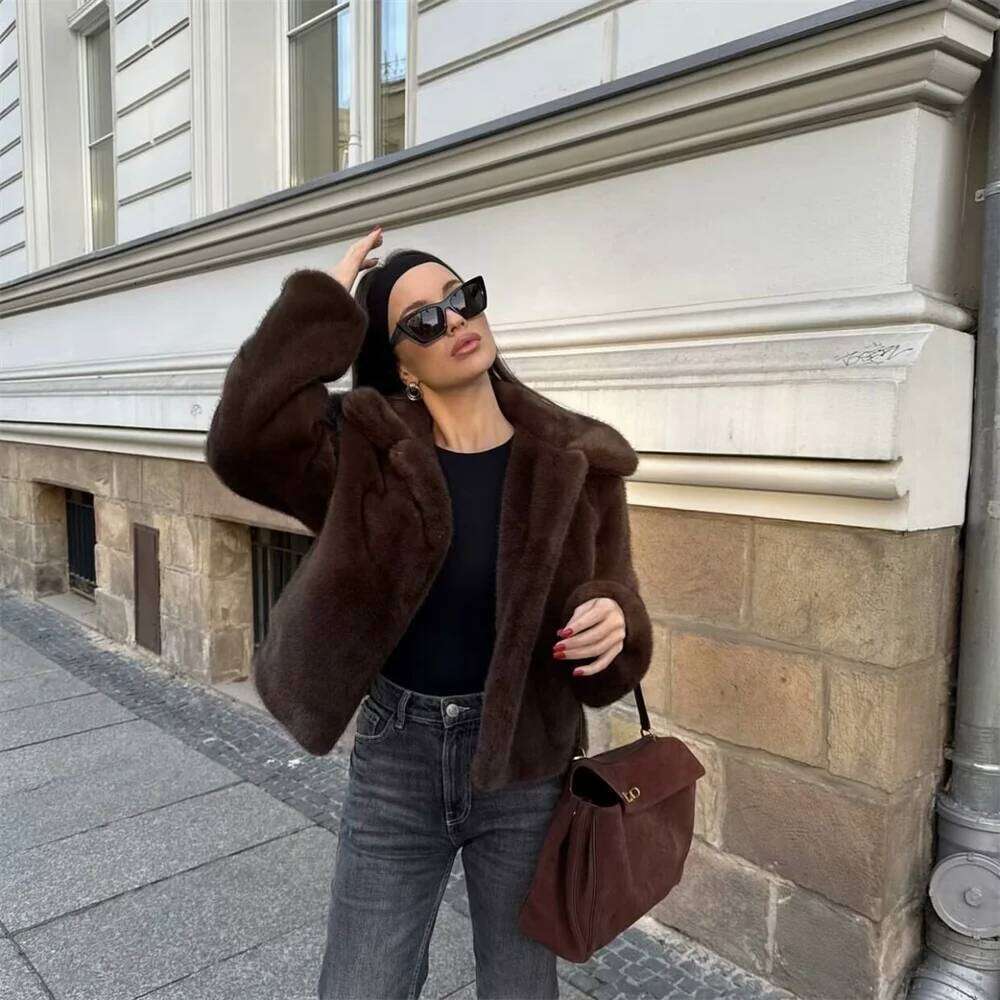 New winter fashion women's casual avant-garde design with European and American style brown fur integrated jacket