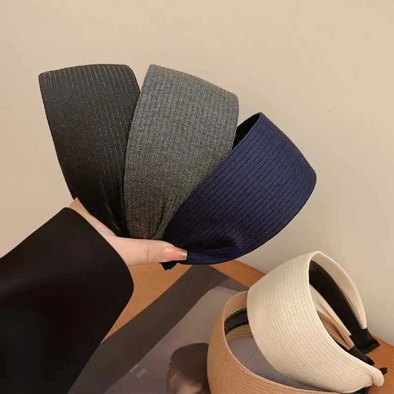 Retro High Crown WideEdged Headband for Women AntiSlip Hairpin Hair Ornament Elegant Hair Accessory for Formal Casual Events V251022