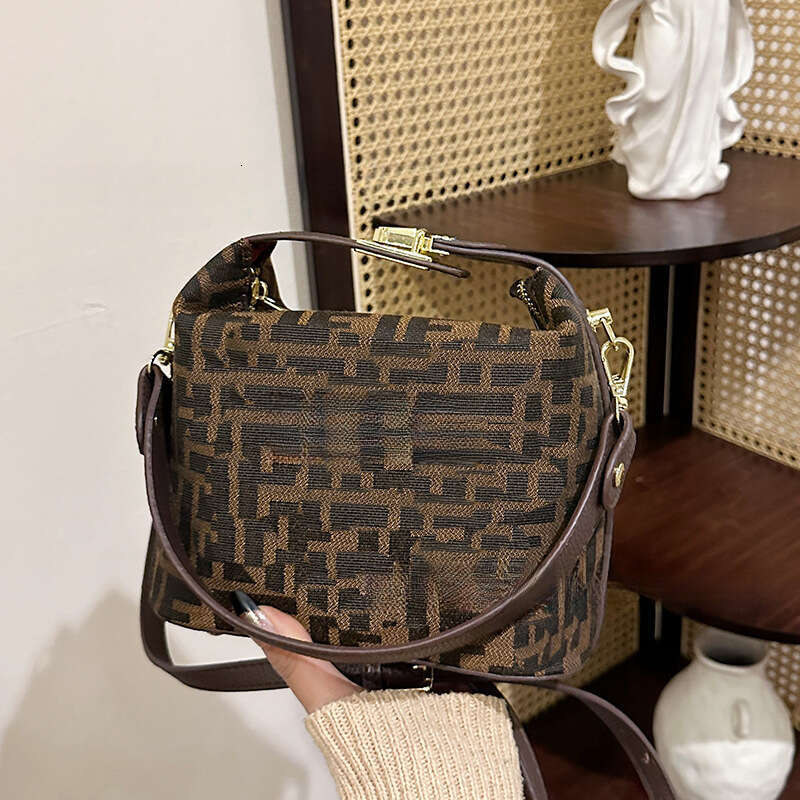 2026 New Trendy Casual Fenddd1 Pillow For Women Handbag Fashion Handheld Lunch Box Single Shoulder Bags Crossbody Boston Bag