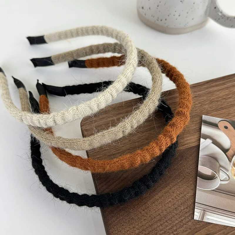 Retro Autumn Winter Wool Knitting Headbands Fashion Plush Elastic Hair Bands For Woman Girls Simple Sweet Temperament Hair Hoop V251022