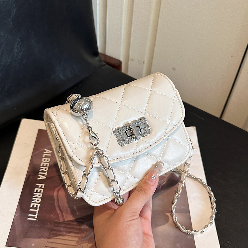 Luxury Brand Designer Bag 2025 Spring New Casual Fashion Crossbody Bag Niche Versatile Shoulder Bag High-End Women's Small Bag
