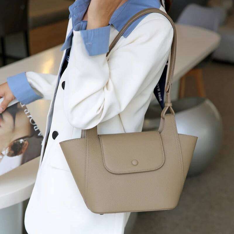 Korean Style Minimalist Large Capacity Casual Underarm Fashion PU Leather Single Shoulder Bags For Girls And Women Mdng251022