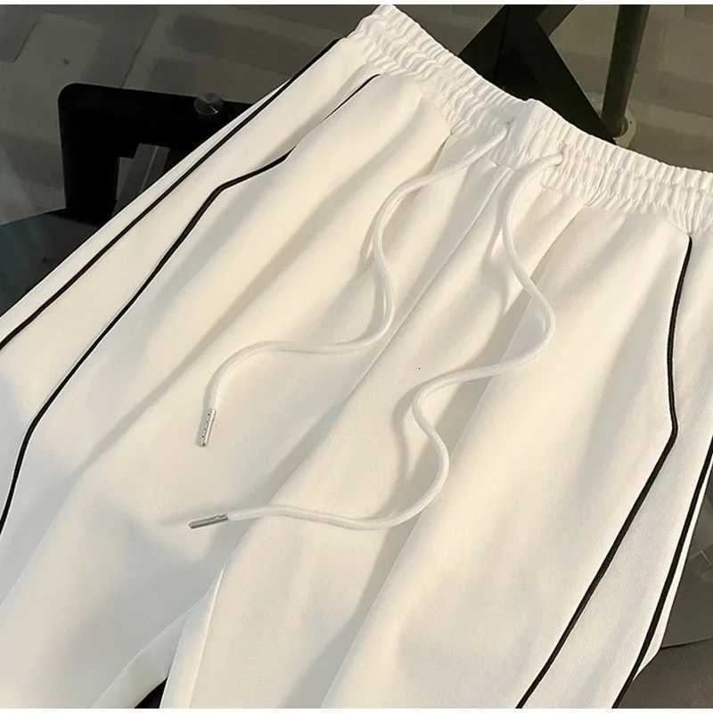 Cozy Striped Contrast Sweatshirt Pants Set Women Casual Lapel Full Sleeve Zipper Tops Long Trousers 2025 New Lady SportswearT251022