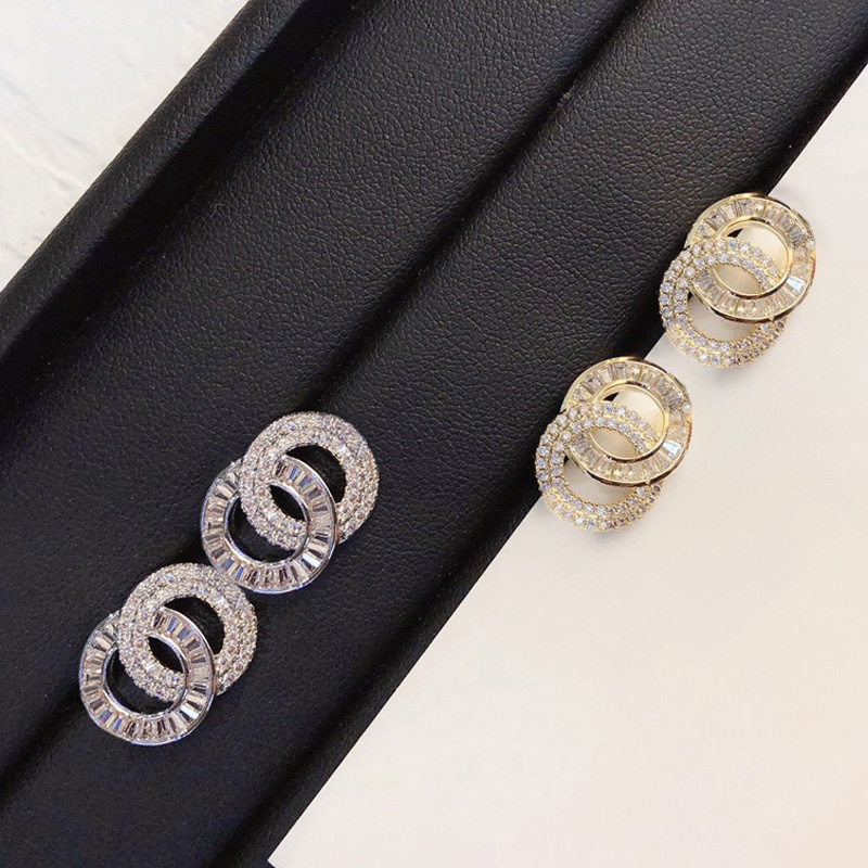 Never Fade Designer Earrings Women Charm Round Letter Earring High Quality 18K Gold Plated Stainless Steel Earloop Geometric Heart Jewelry Accessory