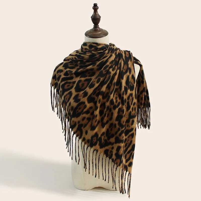2025 Winter Leopard Print Scarf Women Warm Fashion Wrap Comfortable Stole Neckwear Versatile Shawl J251118
