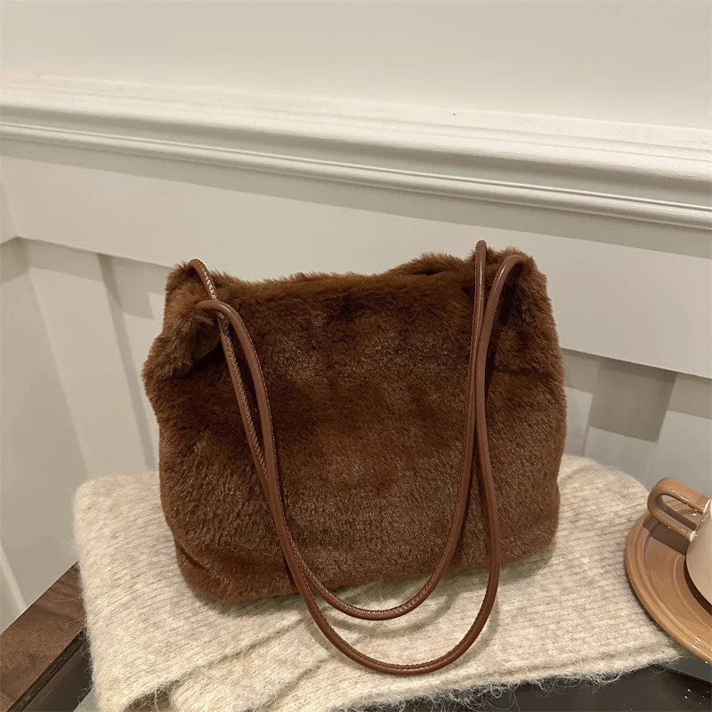 Refined Purse for Women Fashion Shoulder Bag with Classic Lines and Feel Functional Trendy 251018