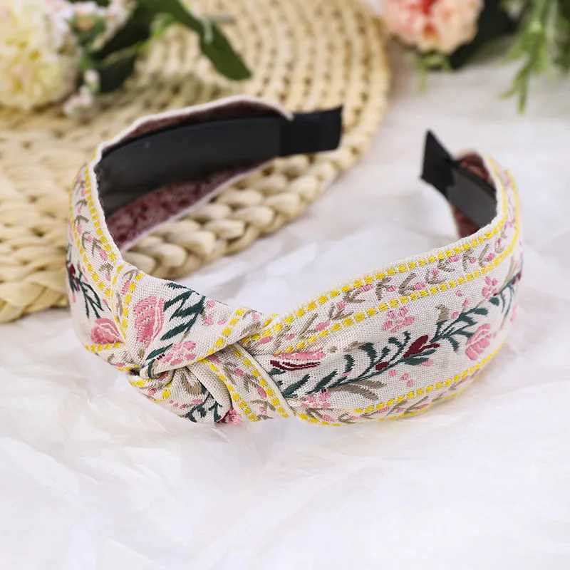 Levao Female Ethnic Hairband Embroidery FlowerLeaf Headband Head Bezel for Women Cross Knotted Hair Hoop Headbands Headwear V251022
