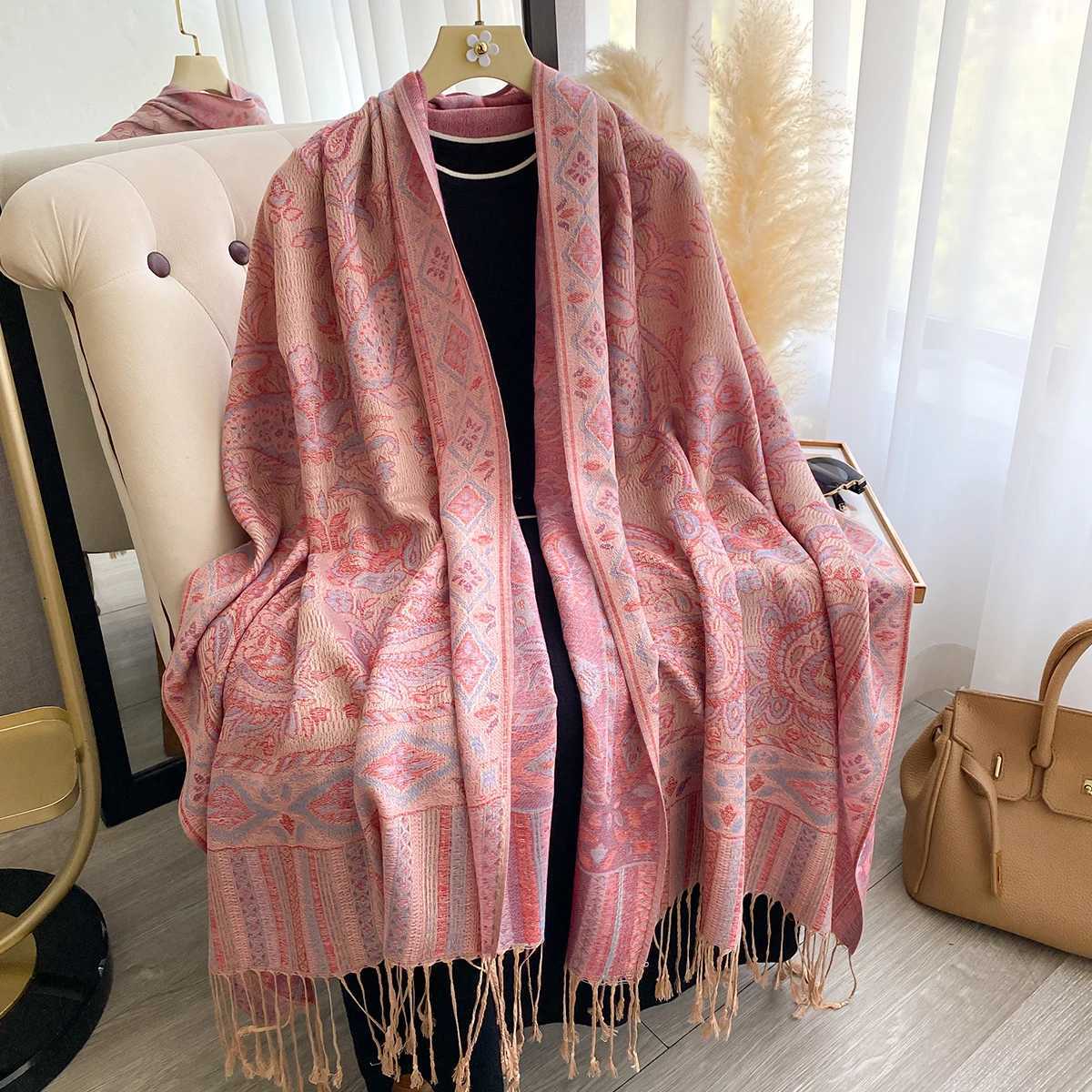 Womens Fashion New Faux Cashmere Winter Scarf Vintage Printed With Tassels Thick Warm TwoSided Outdoor Shawls J251129