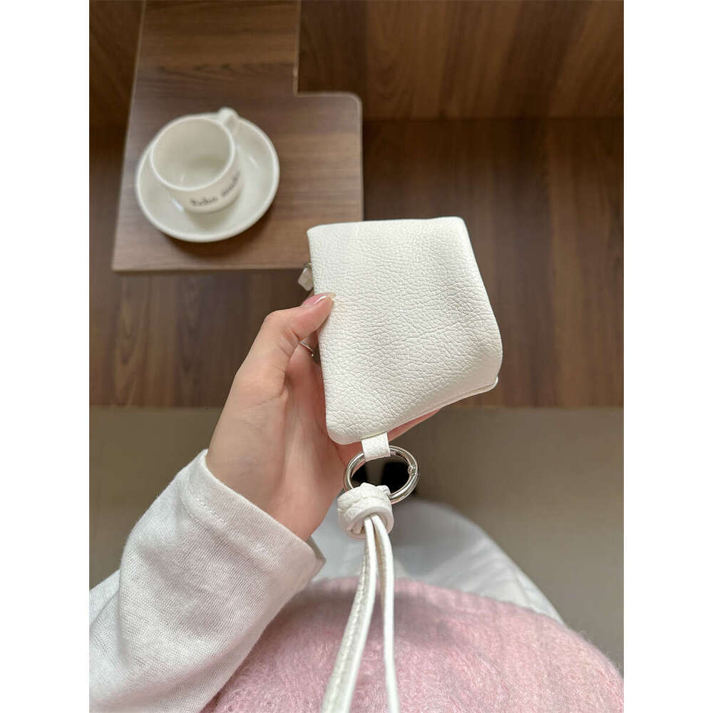 New Halter Neck Mini Fashion Versatile Lipstick Coin Purse Ins Style Solid Color Soft Leather Single Shoulder Earphone Bag B5