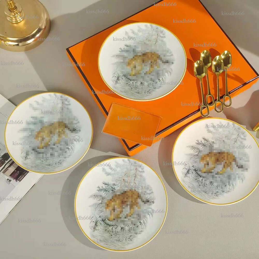 Designer Plate and Spoon Set European Ceramic Cake and Dessert Plate 8-Piece Gift Box