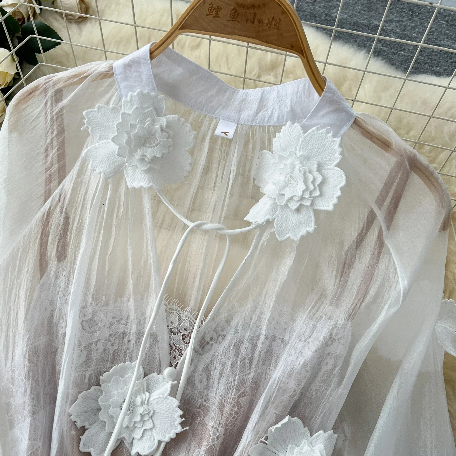 Chic Women TwoPiece Sets Vintage Threedimensional Floral Single Breasted Mesh Dress Vacation and High Street Straps Dress 251020