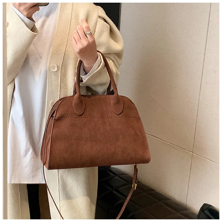 Ladies Tophandle Bag Highend Feel Niche n Large Capacity Vintage Commute Handbag For Autumnwinter Season 251018