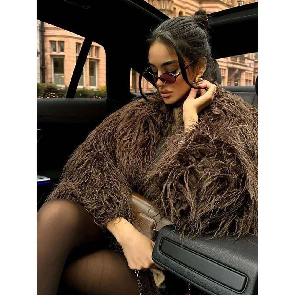 Fashion Solid Plush Faux Fur Coat Women Elegant Warm Long Sleeves Loose Jacket 2025 Lady Winter Chic High Street Outerwear