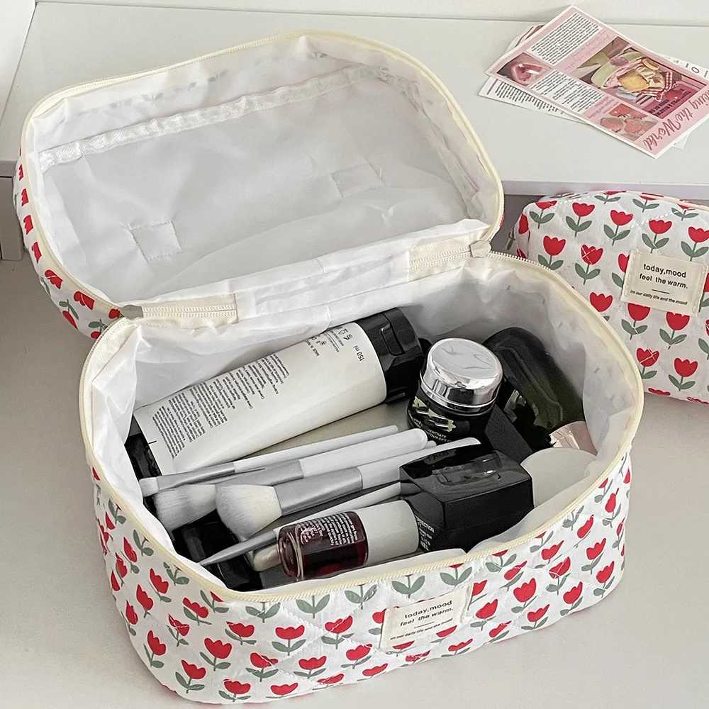 Fashion Red Makeup Quilting Bag Women Large Capacity Cosmetic Storage Handbag Pouch Ladies Girls Portable Clutch BagW251021