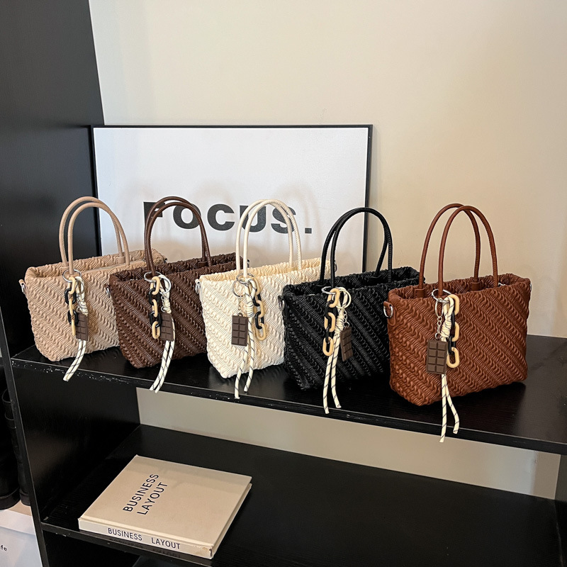 Luxury Brand Designer Bag Fashion Commuter Bucket Bag For Women 2025 Autumn Winter New High-End Woven Pattern Shoulder Bag Handheld Tote Bag