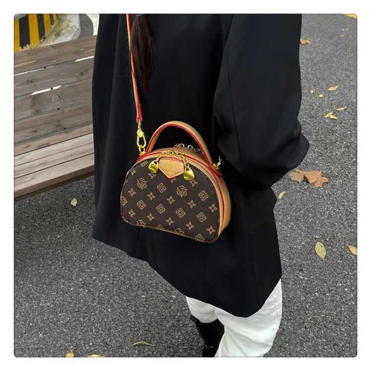 2025 New Arrival Embroidered Square Bag - Luxury Crossbody/Shoder Tote for Wen Spacious Lightweight Trendy Print Design Y251106