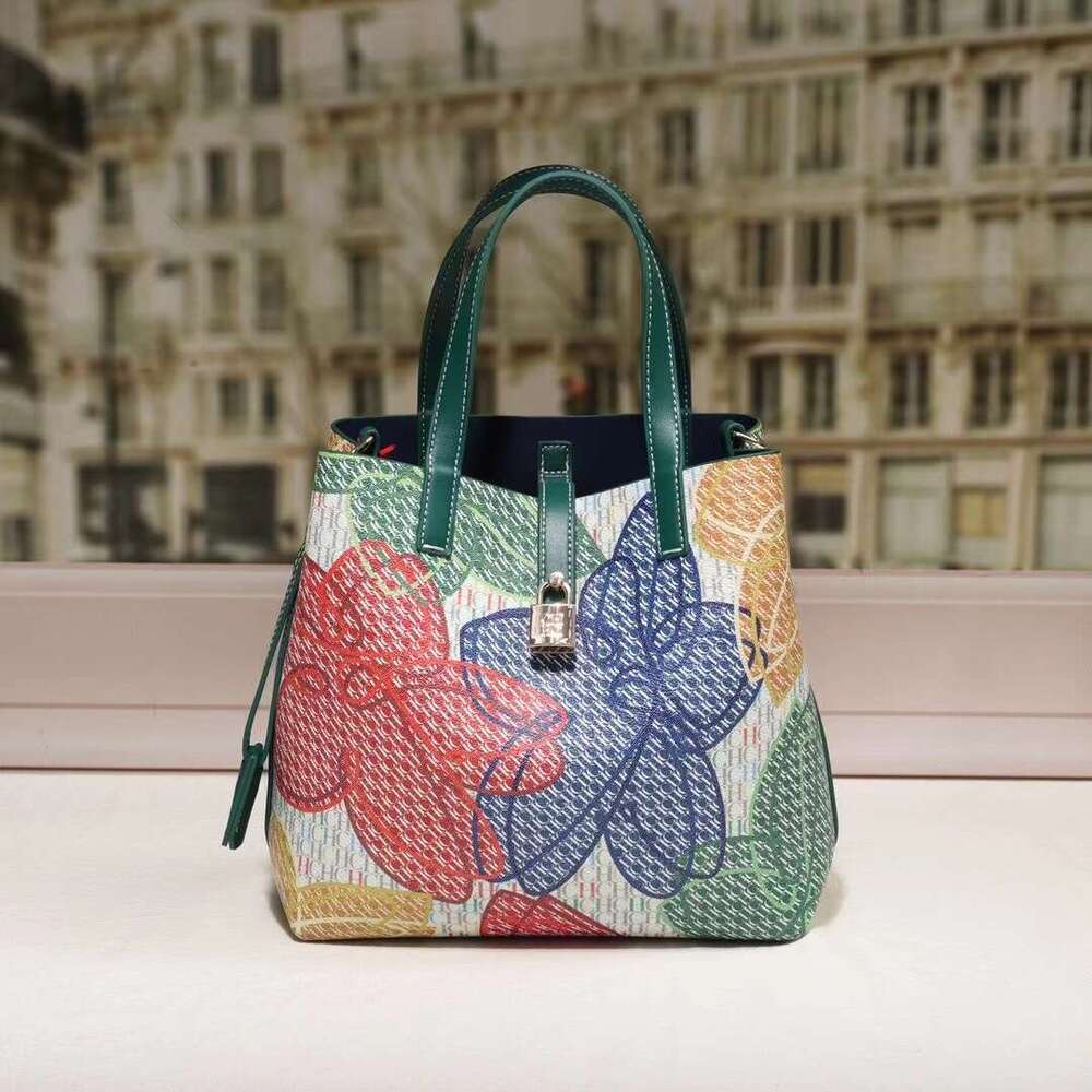 CHHC 2025 New Women's Crossbody 2024 Autumn Winter High-end Handbag Bucket Bag