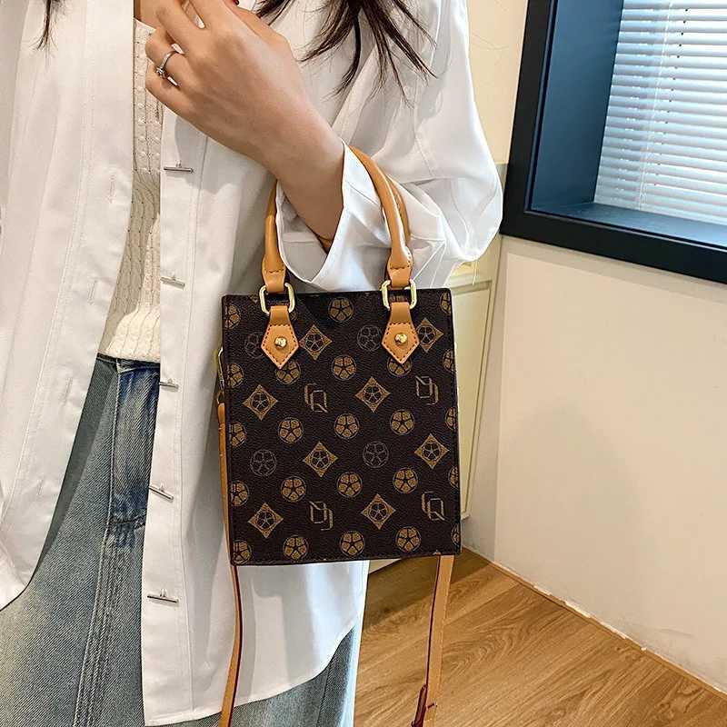 Designer bag 2025 Vintage Print Tote Bag Shoder Purse for Wen Classic Crossbody Tote Timeless DaytoNight Bag Elegant Sling Bag Y251101