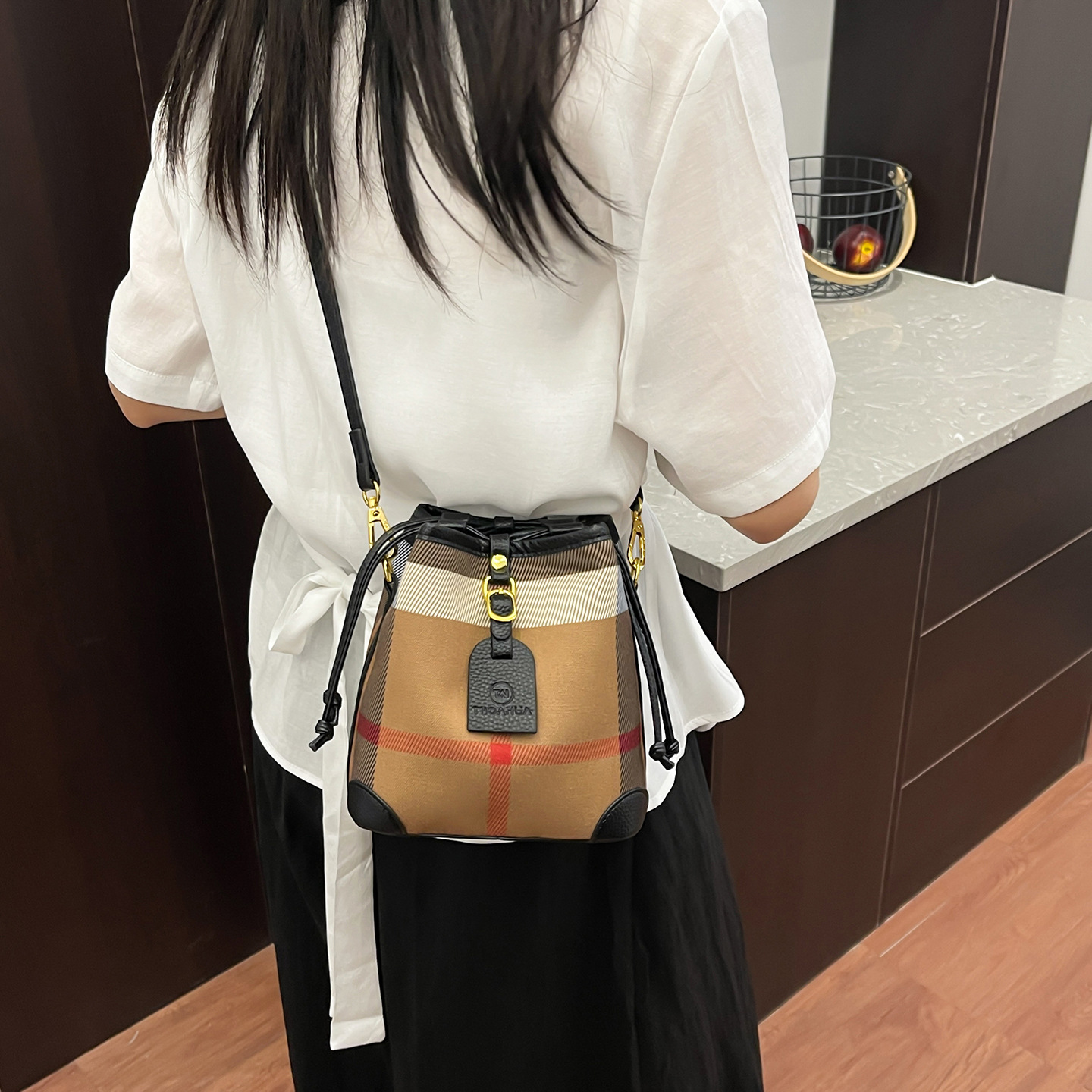 Free shipping designer bag Shoulder Handbag Fashion Embossed Tote Bag Large Capacity Bucket Bag