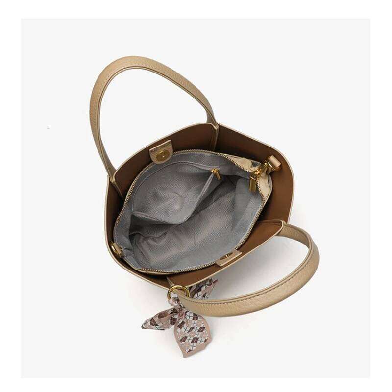 PU Soft Leather Bow Tote Women's Large Capacity Carrying Designer Handbags Vintage Shoulder Bag Brand Commuting Bags Mdng251022