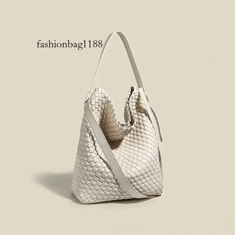 High-End Handwoven Bucket Large Capacity Single Shoulder Underarm Casual Commuter Crossbody Women's Bag