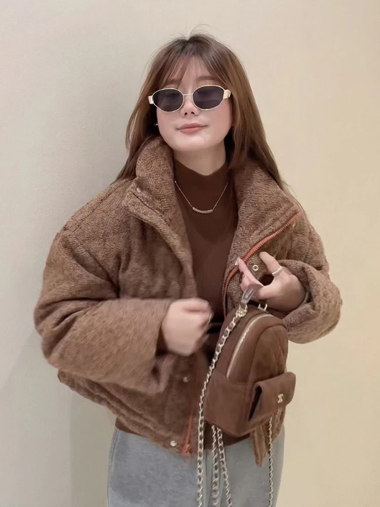 Winter Chic Stand Collar Short Parker Down Jacket Female Big Pocket Zipper Thick Outwears Women White Duck Warm Puff 251017