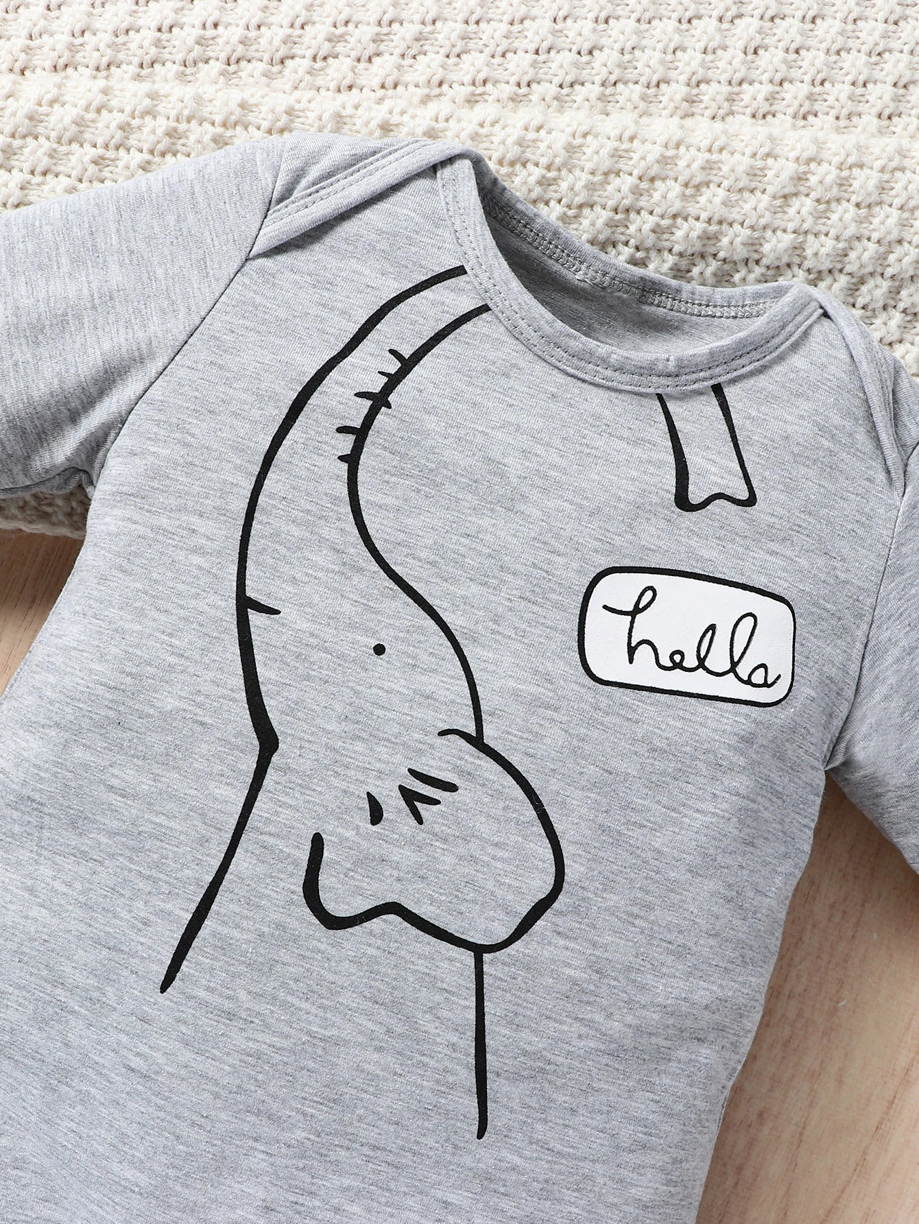 Autumn and winter baby boy cute casual fashion HELLO English letter long sleeved round neck jumpsuithat 251022