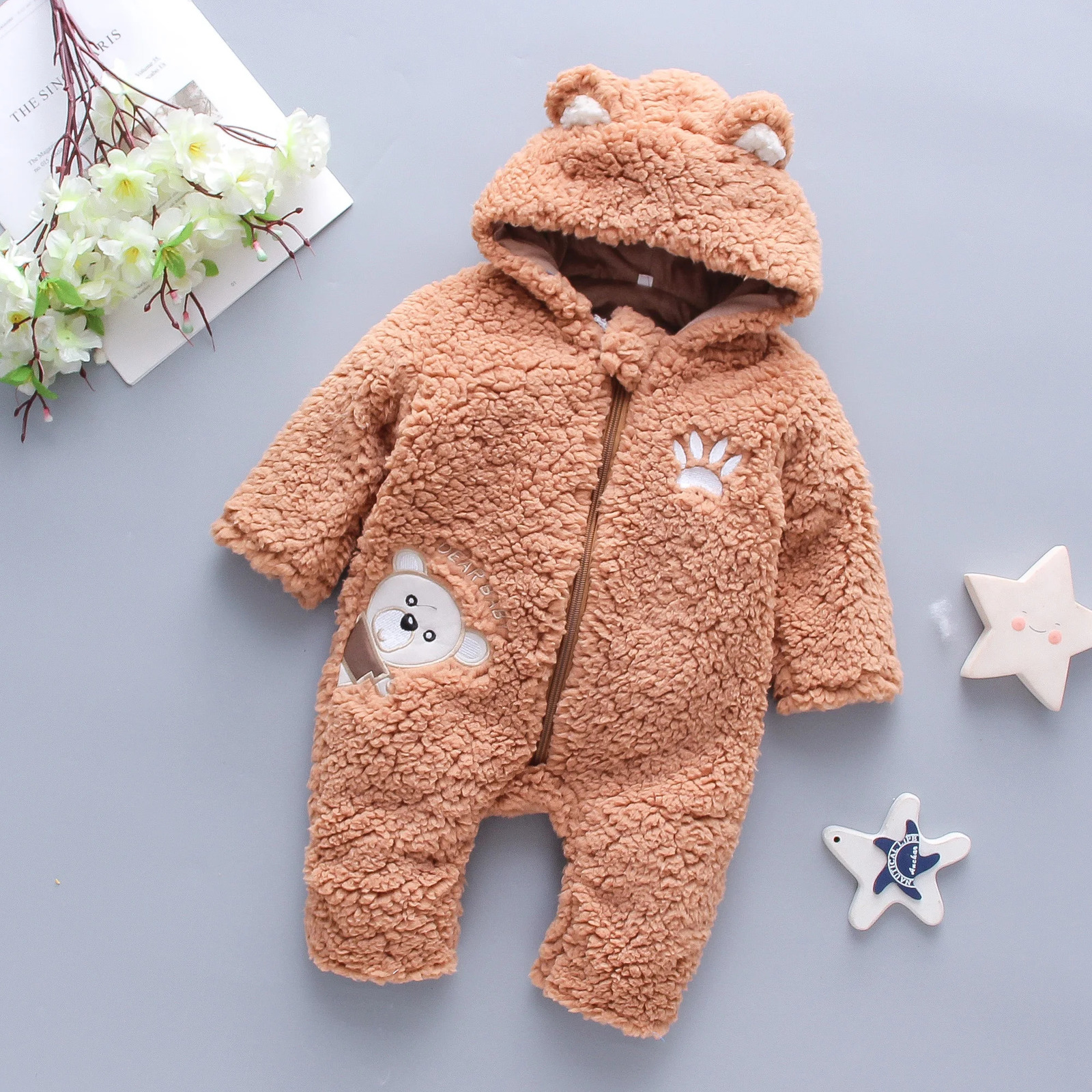 Lamb hair cartoon bear embroidered baby jumpsuit winter girl long sleeved crawling suit thickened 251022
