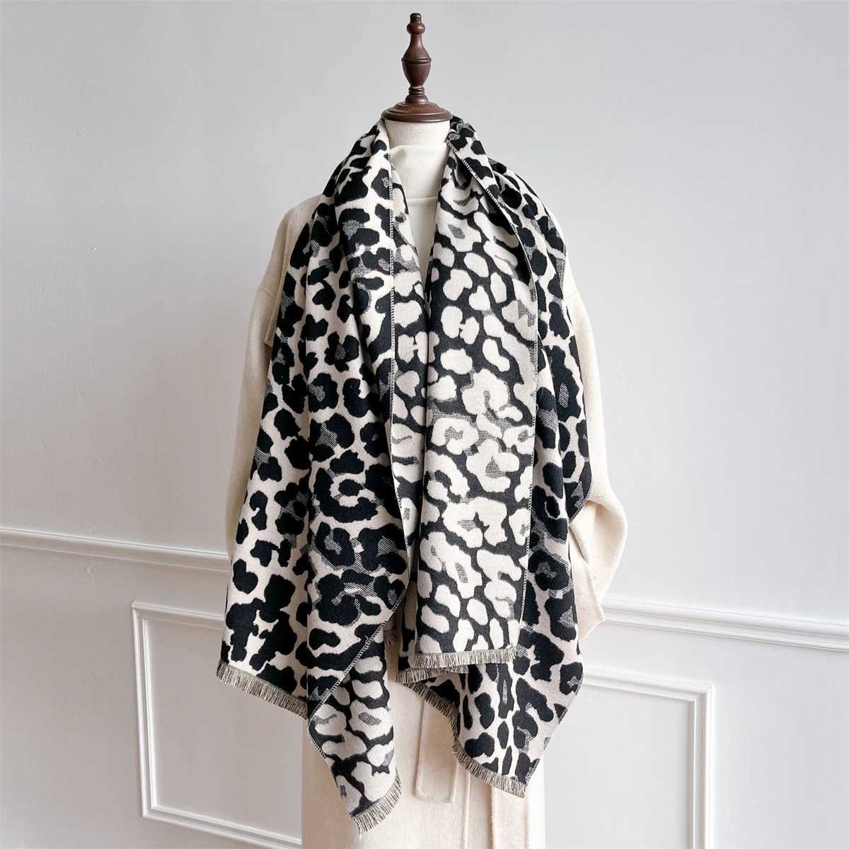 Winter Warm Women Scarf Leopard Pattern Designer Imitation Cashmere Thicken Shawl Scarves Female Wrap Blanket Foulard J251118