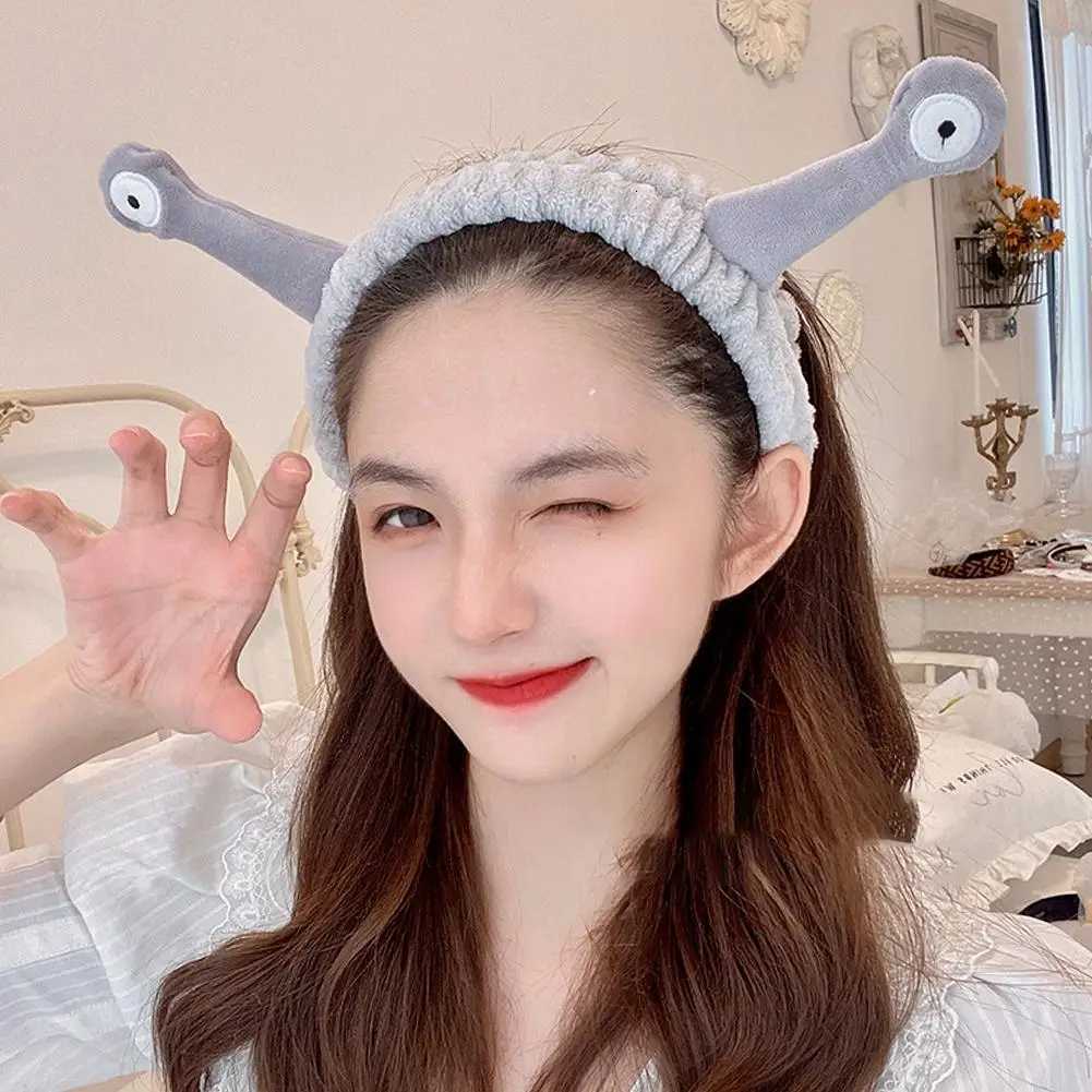 Cartoon Big Eye Snail Headband For Washing Face Cute Elastic Snail Makeup Hair Band Soft Coral Fleece Hairbands For Women Girls V251022