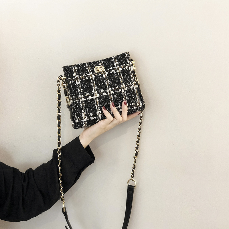 Luxury Brand Designer Bag 2021 New Trendy Bag, Autumn Winter New Woolen Women's Bag, Fashion Chain Ins Crossbody Bucket Bag